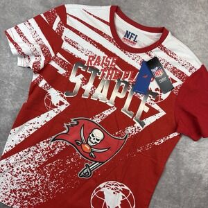 Tampa Bay Buccaneers T Shirt Mens M Red NFL Raise The Flags Staple NEW